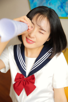 他疯一样的撞着我